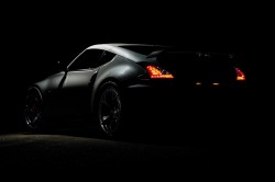 عکس زمینه نیسان 370Z در تاریکی