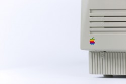 عکس زمینه کامپیوتر قدیمی با آرم اپل